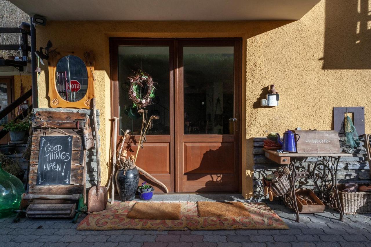 Maison Le Champ B&B Questa Casa Non E Un Albergo La Salle Luaran gambar