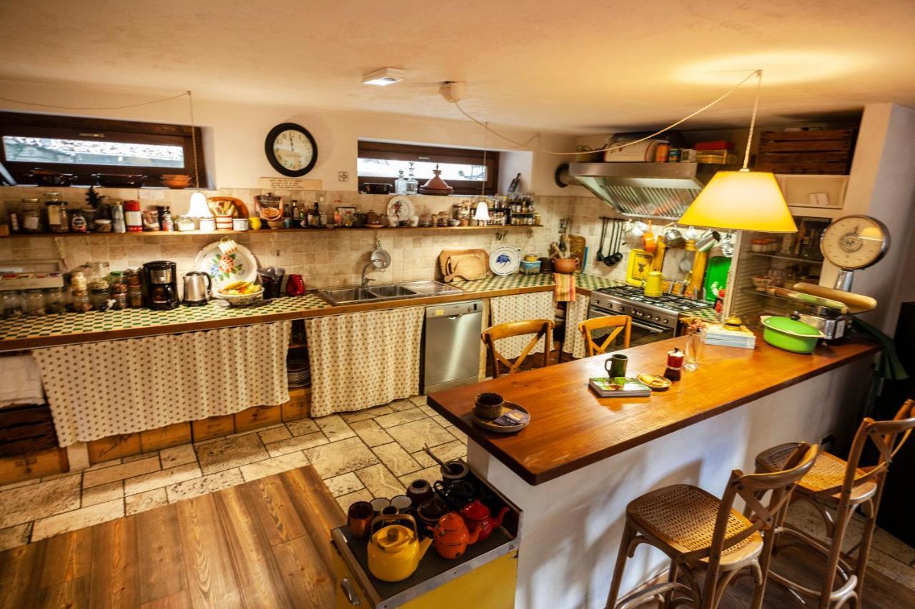 Maison Le Champ B&B Questa Casa Non E Un Albergo La Salle Luaran gambar